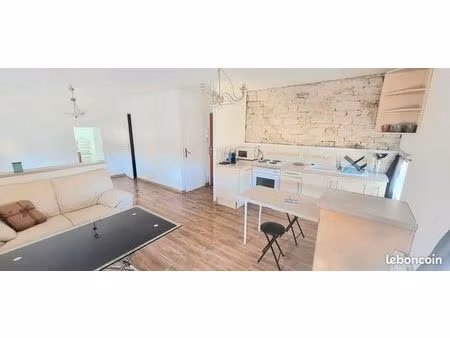t1bis meublé avec dressing et baignoire