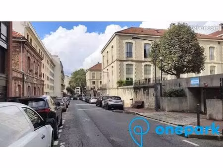 parking/box 12 m² issy les moulineaux