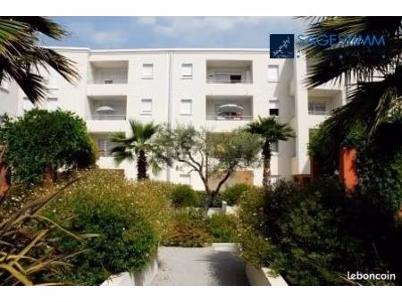 parking/box 13 m² nimes