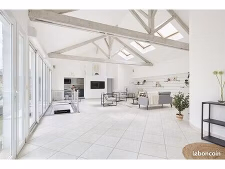 maison 8 pièces 275 m²