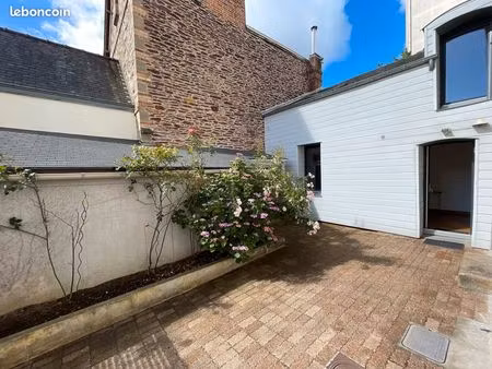 location charmante maison de ville / cour privative / rennes quartier thabor oberthur