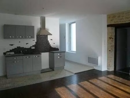 location appartement 3 pièces à chantonnay (85110) : à louer 3 pièces / 83m² chantonnay