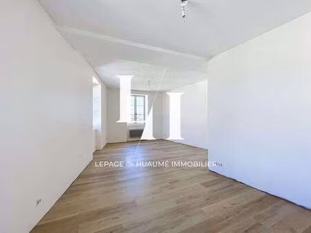 location appartement 3 pièces piscine à château-gontier-sur-mayenne (53200) : à louer 3 pi
