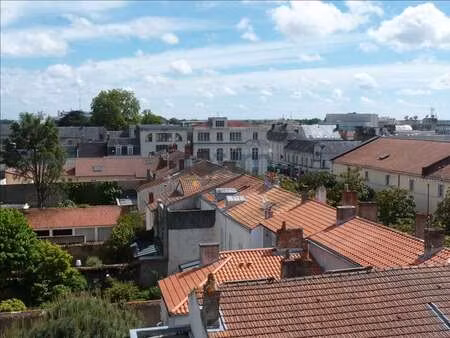 location appartement 2 pièces meublé à la roche-sur-yon centre ville (85000) : à louer 2 p