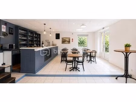 boutique de 220 m² à la frette