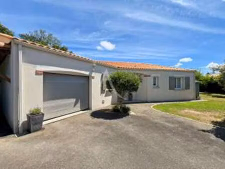 vente maison à challans (85300) : à vendre / 126m² challans