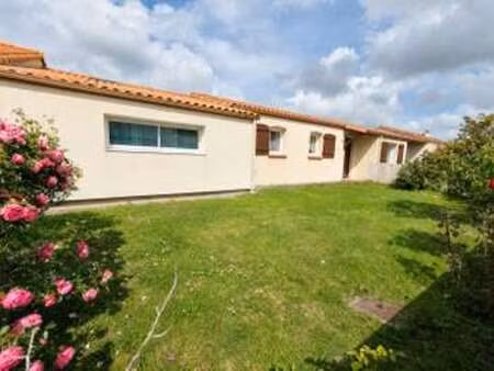 vente maison à saint-philbert-de-grand-lieu (44310) : à vendre / 157m² saint-philbert-de-g
