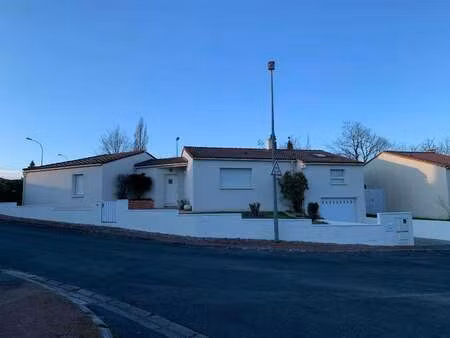 location maison à la roche-sur-yon saint andré d'ornay - zone sud-ouest (85000) : à louer 
