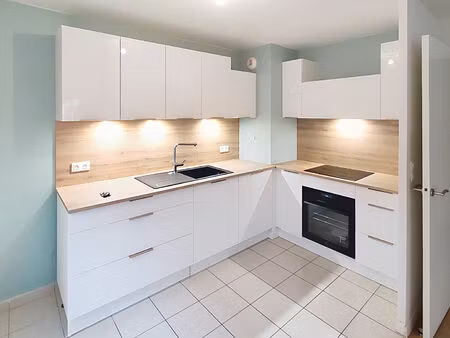 location appartement 3 pièces  61.05m²  massy