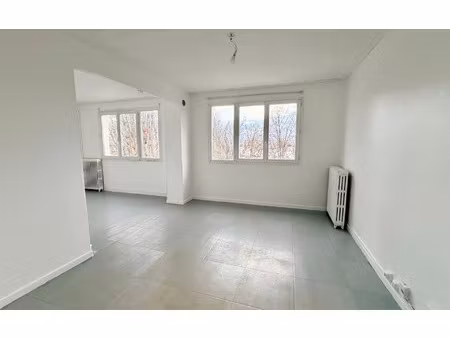 appartement saint-denis 70.72 m² t-5 à vendre  159 000 €