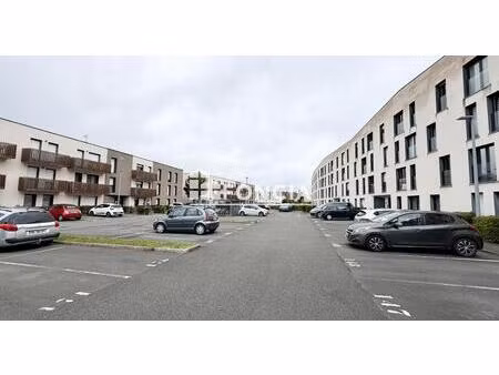 t2 residence recente avec parking privatif  vendu libre d occupation