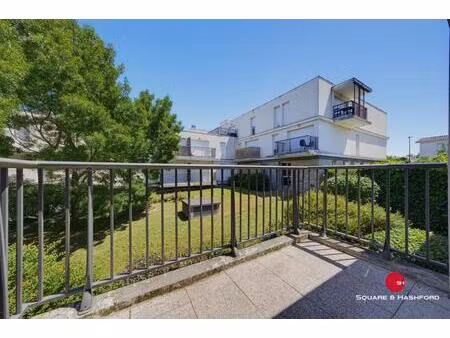 deux pièces avec balcon et parking