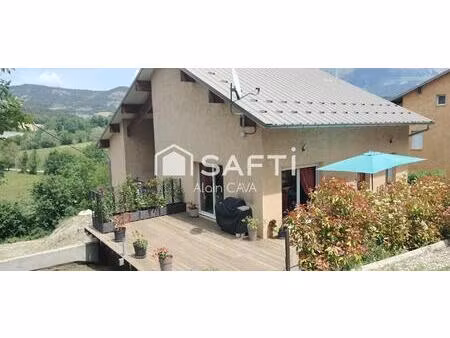 appartement de 96m² en rez de jardin avec terrasse  garage et jardin