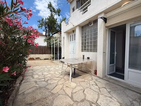 ** appartement 2 pièces **rez-de-chaussée** garage** toulon (83000) **