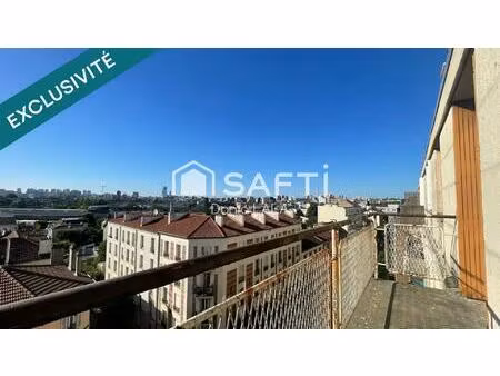 2 balcons et rer c à 3 min à pied