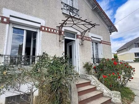 le plateau - maison de 84 m2 (104 m2 au sol) avec un beau jardin (parcelle de 319m2) à deu