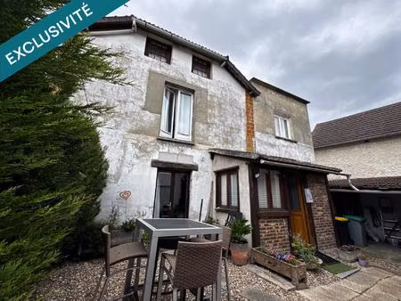 maison avec une cour 110 m²  5 chambres