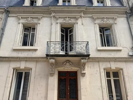 a vendre maison bourgeoise situee en plain coeur du centre ville de perigueux
