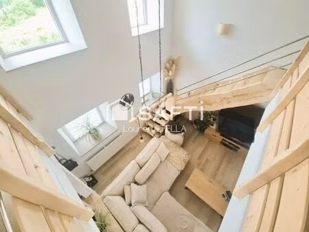 coup de cœur assuré pour cette superbe maison entièrement rénovée avec goût  offrant de be
