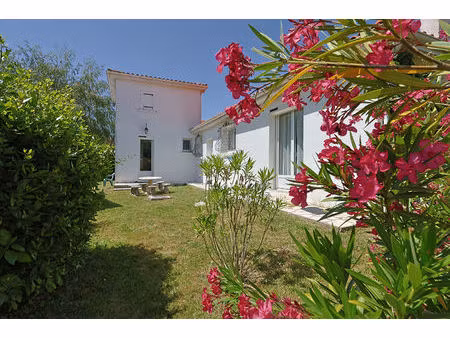 proche plage & commerces - maison de plain-pied de 5 pièces & garage