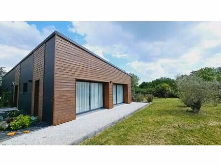 maison de plain pied de 160m² 5 pieces piscine garage