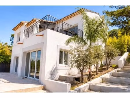 super cannes | villa contemporaine 145 m² – piscine  jardin & vue collines