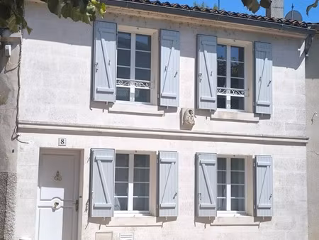 maison de ville rénovée au cœur de jarnac