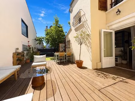 maison rénovée entièrement et idéalement située