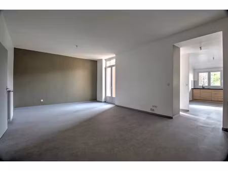 location appartement 3 pièces 87 m2 à le chambon-feugerolles