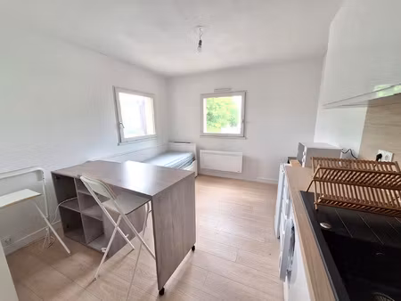 la chaume proche du port olona - studio meuble refait a neuf