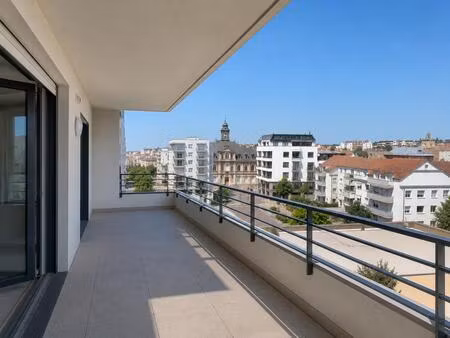 3 pieces lumineux avec balcon