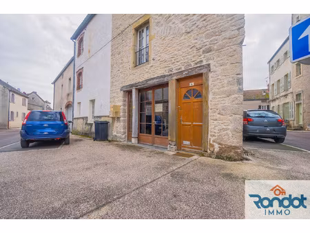 local commercial de 72 m2 environ de type 3