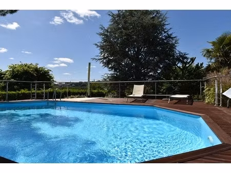 maison à vendre 7 pièces (16) angouleme centre  5 chambres  2 garages  1 piscine