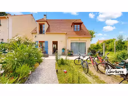 maison individuelle familiale 5 pièces 110 m² – 4 chambres – jardin et terrasses – bruyère