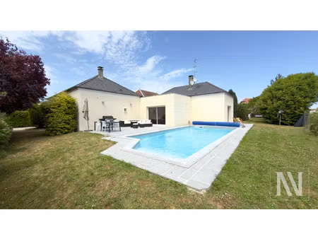 superbe maison familiale de 177 m2 avec piscine et double ga