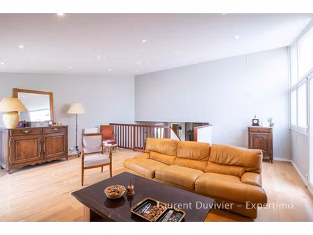 triplex baigné de lumière de 98m2