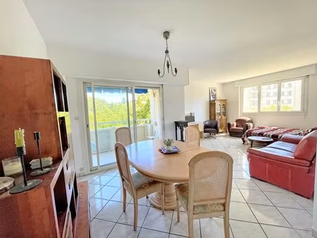 m2241 - toulon - le mourillon - appartement t5 - balcon