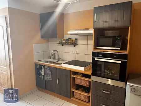 maison à louer 3 pièces 67 m² - montpeyroux (34) - 585€