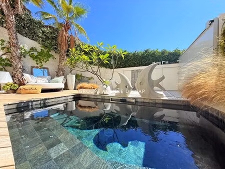 centre et plage a pied villa vue mer avec piscine et place privative