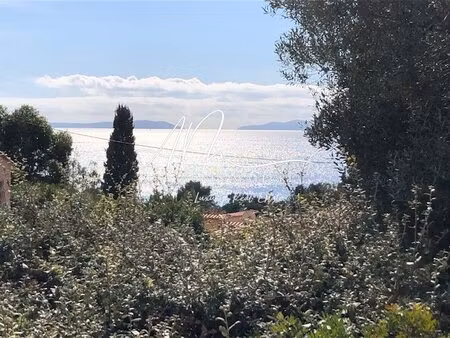dans le bas du rayol petite copropriete a 300m de l eau t4 70m2!