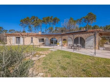 plein de charme et de caractère  cette magnifique villa en pierre de plain-pied rénovée...
