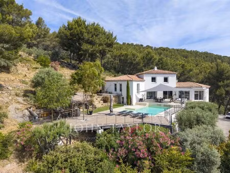 villa contemporaine d’exception avec vue mer panoramique à saint-cyr-sur-mer