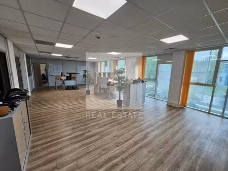 location local professionnel 389m² meylan 38240