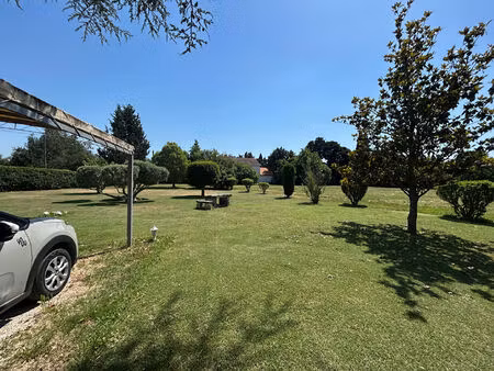 cabannes - maison d'environ 162 m2 avec terrasse couverte  garage et 8200 m2