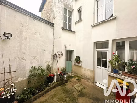 maison à loué (72540)