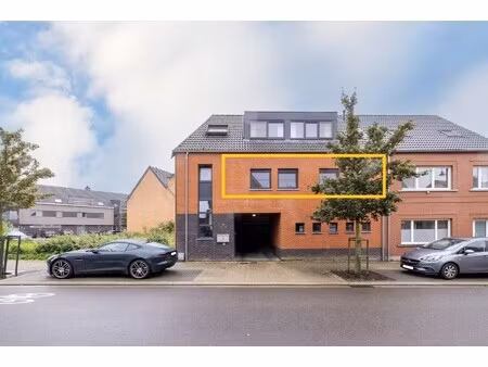 ruim en stijlvol appartement met 3 slpks  terras en ondergrondse staanplaats in hartje bal