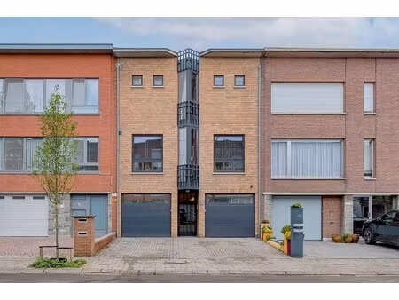 prachtig  uniek appartement met 1 slaapkamer  terras en garage!