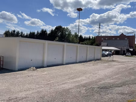location garage 18 m² à lure (70200)