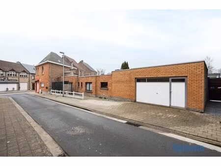 uniek pand bestaande uit 2 woongelegenheden  garage en buitenruimte