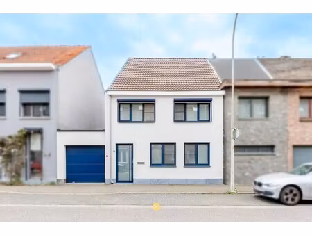 hob met praktijkruimte  4 slaapkamers  garage en zonnige tuin